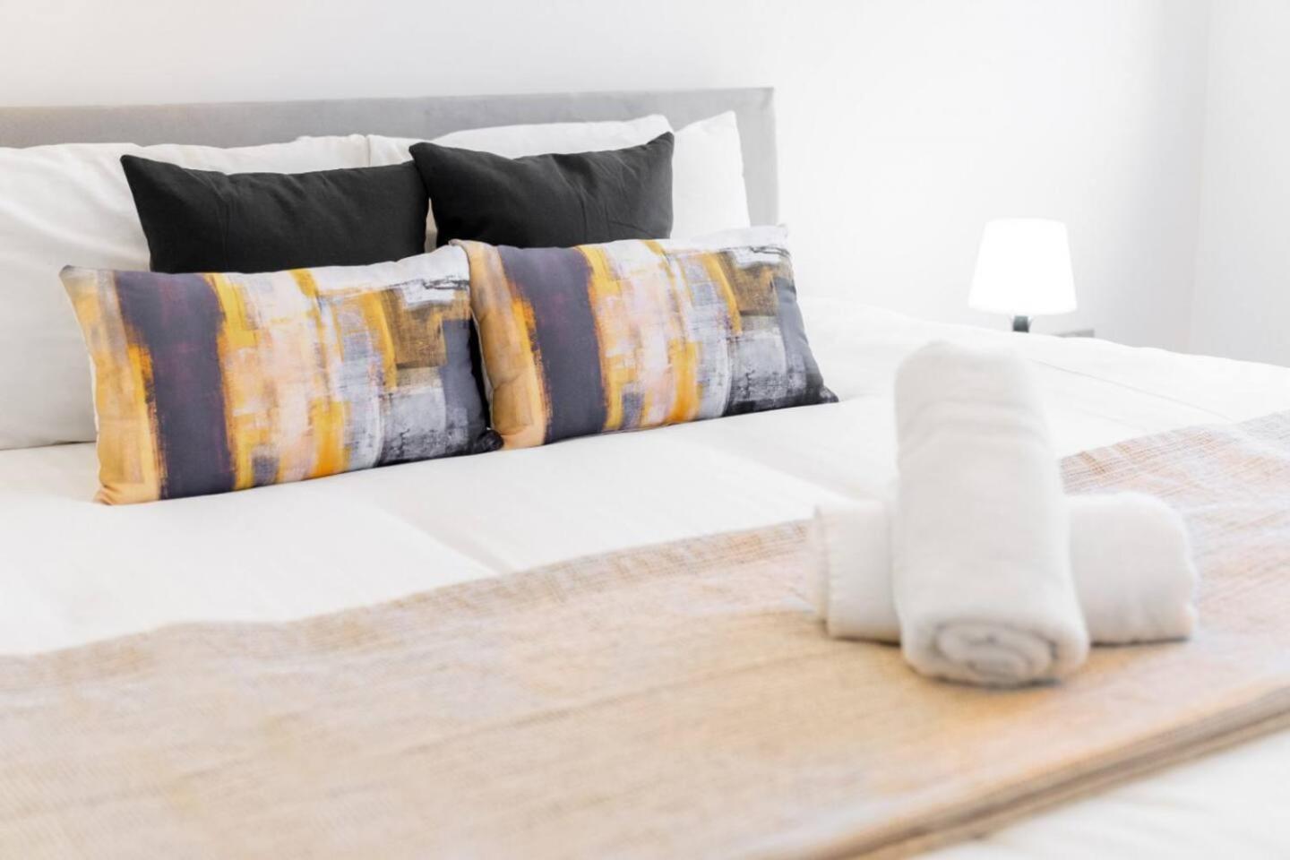 Loft Style Apartment - Near City Centre - Smart Tv- Wifi - Parking - Top Rated - 3Nt برمنغهام المظهر الخارجي الصورة