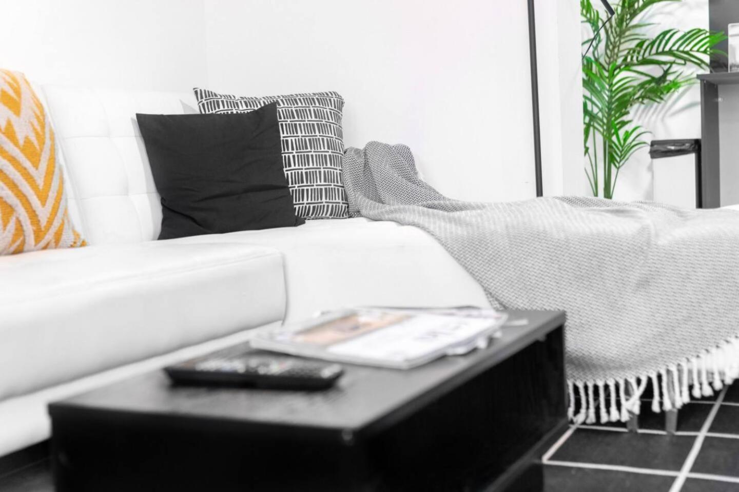 Loft Style Apartment - Near City Centre - Smart Tv- Wifi - Parking - Top Rated - 3Nt برمنغهام المظهر الخارجي الصورة